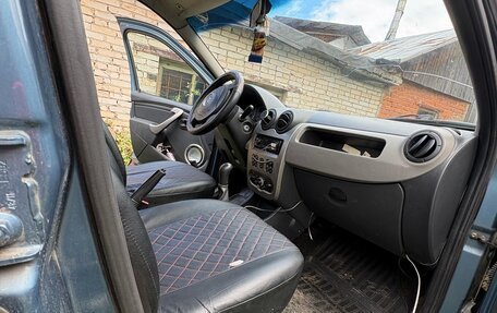 Renault Logan I, 2011 год, 200 000 рублей, 3 фотография