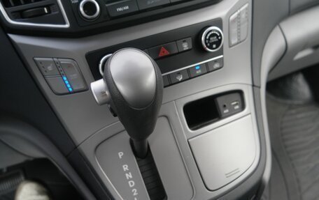 Hyundai Grand Starex Grand Starex I рестайлинг 2, 2017 год, 1 950 000 рублей, 10 фотография
