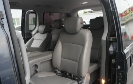 Hyundai Grand Starex Grand Starex I рестайлинг 2, 2017 год, 1 950 000 рублей, 14 фотография