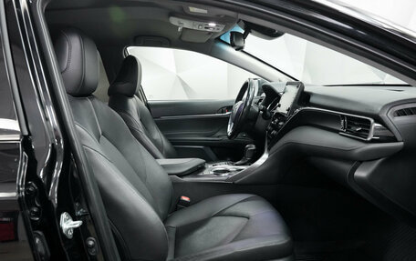 Toyota Camry, 2021 год, 2 850 000 рублей, 9 фотография