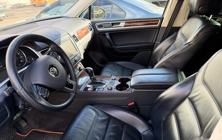 Volkswagen Touareg III, 2015 год, 2 750 000 рублей, 16 фотография