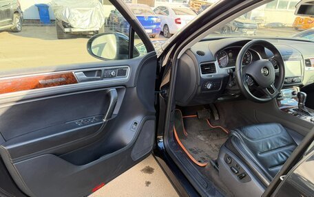 Volkswagen Touareg III, 2015 год, 2 750 000 рублей, 15 фотография