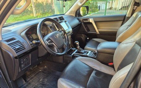 Toyota Land Cruiser Prado 150 рестайлинг 2, 2019 год, 3 850 000 рублей, 4 фотография