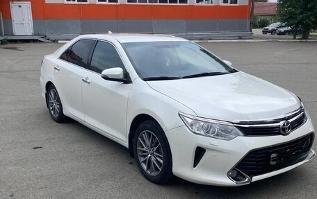 Toyota Camry, 2017 год, 2 350 000 рублей, 1 фотография