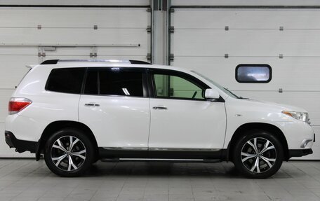 Toyota Highlander III, 2012 год, 1 957 000 рублей, 4 фотография