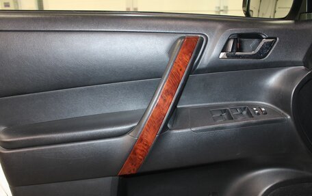 Toyota Highlander III, 2012 год, 1 957 000 рублей, 9 фотография