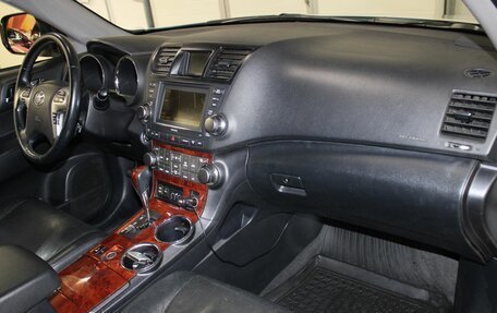 Toyota Highlander III, 2012 год, 1 957 000 рублей, 15 фотография