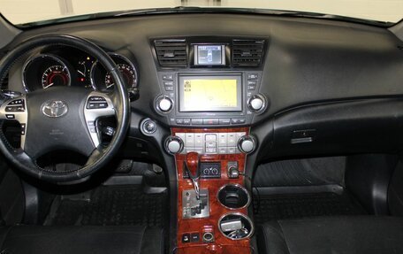 Toyota Highlander III, 2012 год, 1 957 000 рублей, 21 фотография