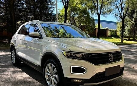 Volkswagen T-Roc I, 2022 год, 1 285 000 рублей, 3 фотография