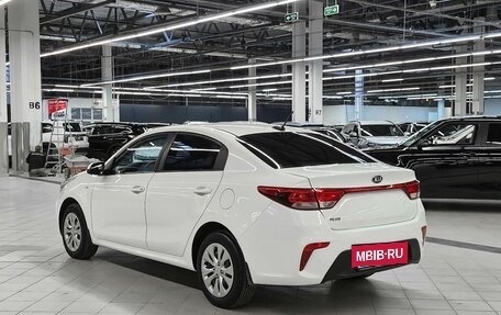 KIA Rio IV, 2017 год, 819 000 рублей, 3 фотография