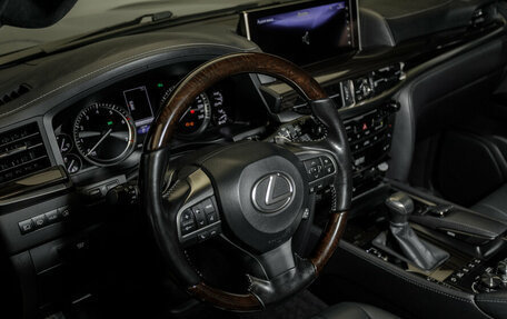 Lexus LX III, 2017 год, 7 900 000 рублей, 3 фотография