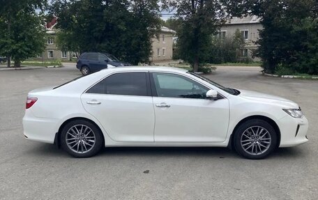 Toyota Camry, 2017 год, 2 350 000 рублей, 10 фотография