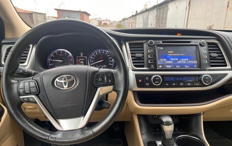 Toyota Highlander III, 2014 год, 2 500 000 рублей, 10 фотография
