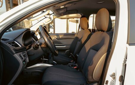 Mitsubishi L200 IV рестайлинг, 2015 год, 1 695 000 рублей, 11 фотография
