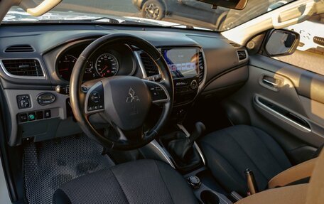 Mitsubishi L200 IV рестайлинг, 2015 год, 1 695 000 рублей, 13 фотография