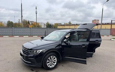 Volkswagen Tiguan II, 2021 год, 3 000 000 рублей, 2 фотография