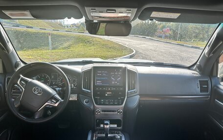 Toyota Land Cruiser 200, 2017 год, 5 999 000 рублей, 11 фотография