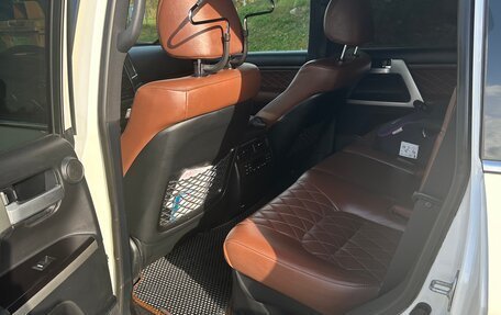 Toyota Land Cruiser 200, 2017 год, 5 999 000 рублей, 8 фотография