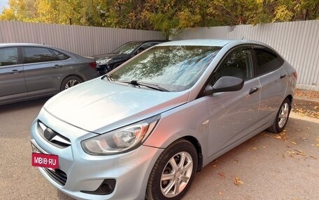 Hyundai Solaris II рестайлинг, 2011 год, 590 000 рублей, 3 фотография
