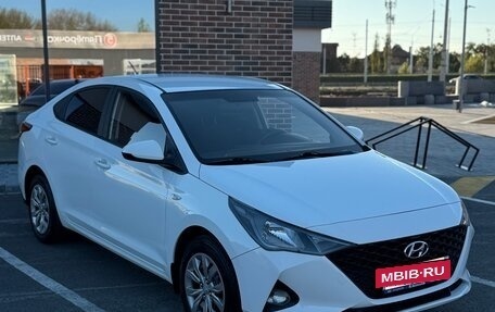 Hyundai Solaris II рестайлинг, 2020 год, 1 480 000 рублей, 2 фотография