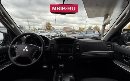 Mitsubishi Pajero IV, 2011 год, 2 150 000 рублей, 10 фотография
