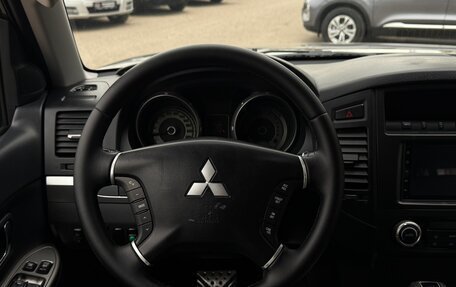 Mitsubishi Pajero IV, 2011 год, 2 150 000 рублей, 17 фотография