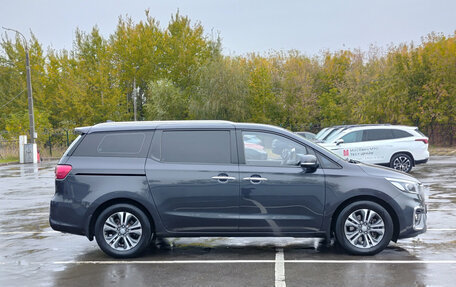KIA Carnival III, 2019 год, 2 570 000 рублей, 8 фотография