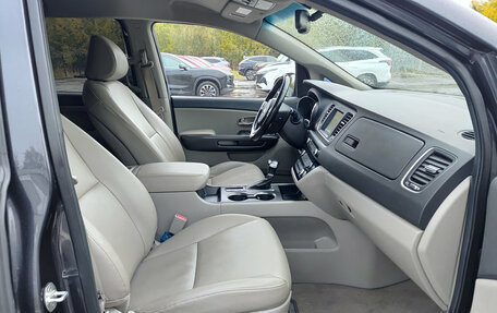 KIA Carnival III, 2019 год, 2 570 000 рублей, 15 фотография
