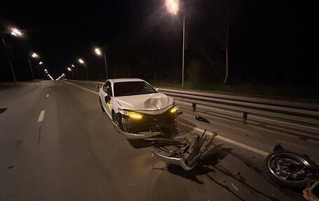 Toyota Camry, 2021 год, 2 000 000 рублей, 7 фотография