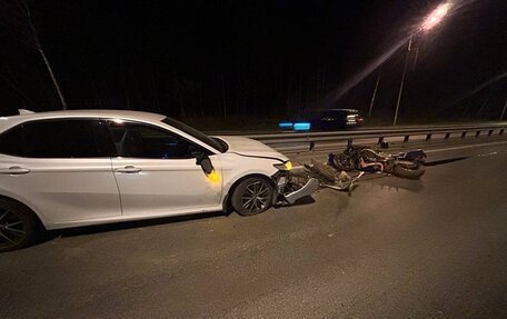 Toyota Camry, 2021 год, 2 000 000 рублей, 8 фотография