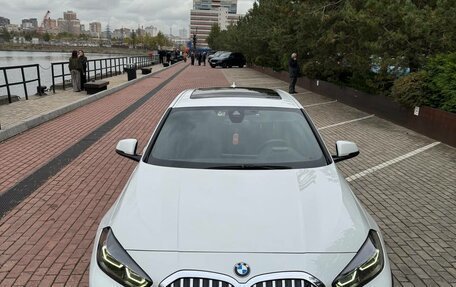 BMW 1 серия, 2021 год, 2 850 000 рублей, 3 фотография