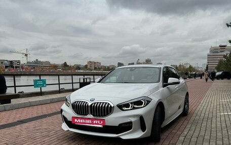 BMW 1 серия, 2021 год, 2 850 000 рублей, 2 фотография