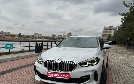 BMW 1 серия, 2021 год, 2 850 000 рублей, 4 фотография