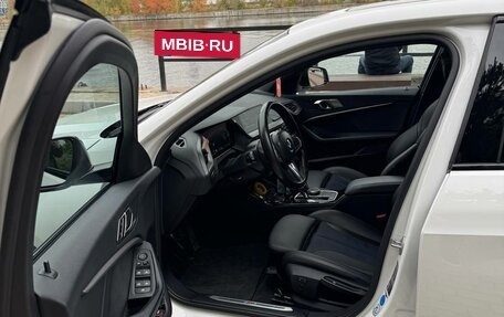 BMW 1 серия, 2021 год, 2 850 000 рублей, 11 фотография