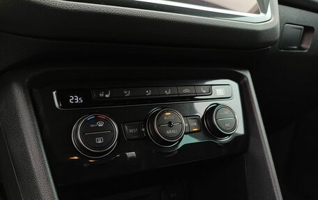 Volkswagen Tiguan II, 2019 год, 2 756 000 рублей, 11 фотография