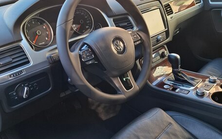 Volkswagen Touareg III, 2015 год, 2 690 000 рублей, 10 фотография