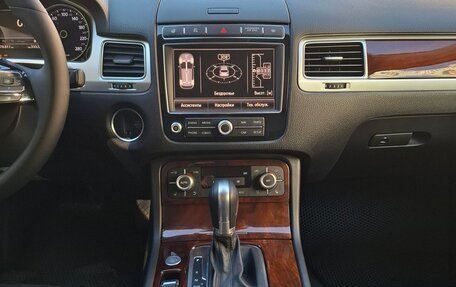 Volkswagen Touareg III, 2015 год, 2 690 000 рублей, 14 фотография
