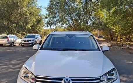 Volkswagen Touareg III, 2015 год, 2 690 000 рублей, 2 фотография