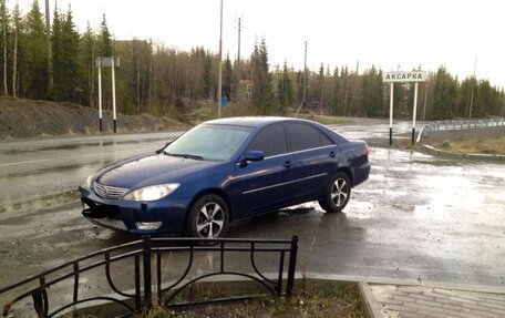 Toyota Camry V40, 2005 год, 550 000 рублей, 2 фотография