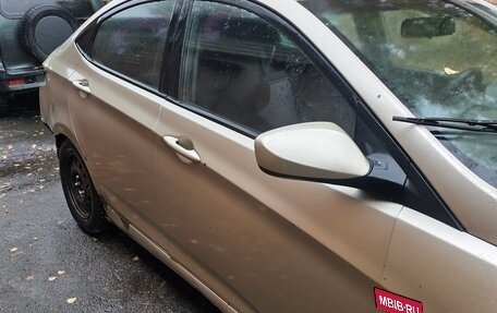 Hyundai Solaris II рестайлинг, 2011 год, 160 000 рублей, 4 фотография