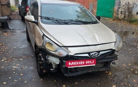 Hyundai Solaris II рестайлинг, 2011 год, 160 000 рублей, 2 фотография