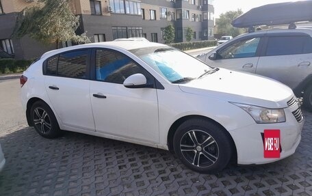Chevrolet Cruze II, 2014 год, 850 000 рублей, 2 фотография