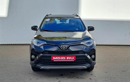 Toyota RAV4, 2017 год, 1 920 000 рублей, 2 фотография