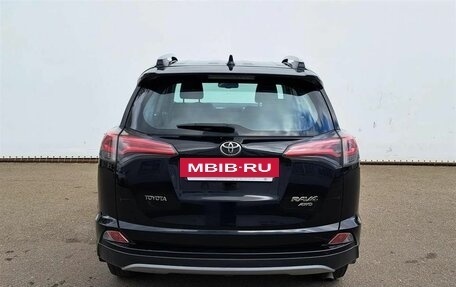 Toyota RAV4, 2017 год, 1 920 000 рублей, 6 фотография