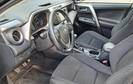 Toyota RAV4, 2017 год, 1 920 000 рублей, 16 фотография