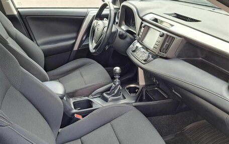 Toyota RAV4, 2017 год, 1 920 000 рублей, 17 фотография