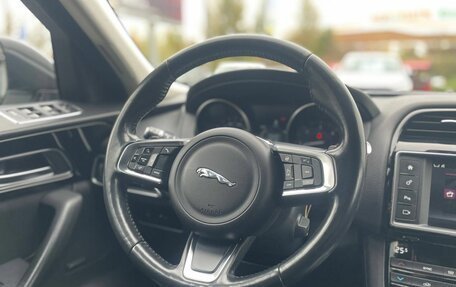 Jaguar F-Pace, 2018 год, 2 250 000 рублей, 29 фотография