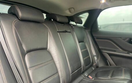 Jaguar F-Pace, 2018 год, 2 250 000 рублей, 28 фотография