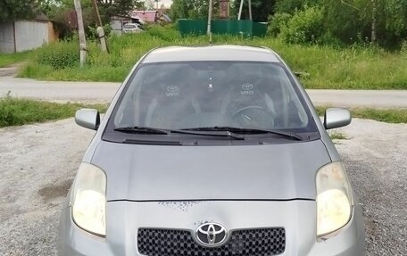 Toyota Yaris III рестайлинг, 2007 год, 447 000 рублей, 2 фотография