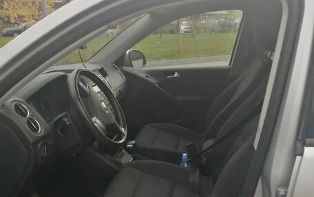 Volkswagen Tiguan I, 2010 год, 900 000 рублей, 6 фотография